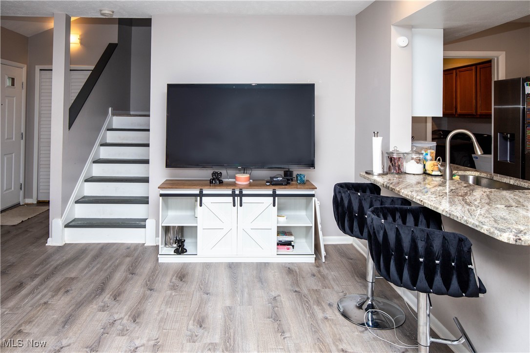 Courtyards/Woodbury Condo - Residential