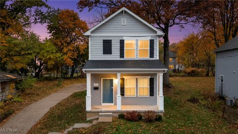Homes For Sale - 492 Douglas Street<br/> Akron, OH 44307