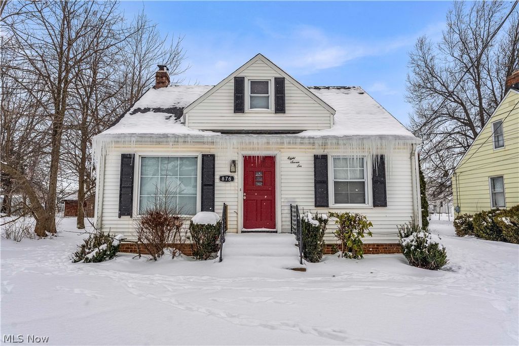 Photo of 876 E 209th Street, Euclid, OH 44119 (MLS # 5187700)