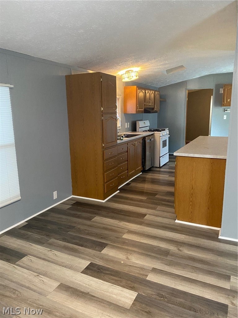 62 Redwood Drive