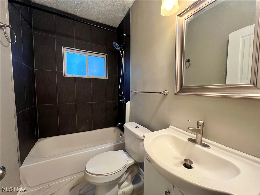 Lakewood, Ohio 44107, United States, 3 Bedrooms Bedrooms, ,1 BathroomBathrooms,Residential,Active,6147