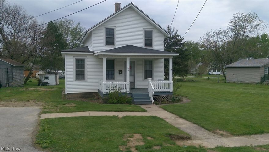 Roof replaced 2007, new furnace in 2015.  There is some work to be done, the potential of this property and spacious half acre lot on a dead end street is immense.  Schedule your private showing today.