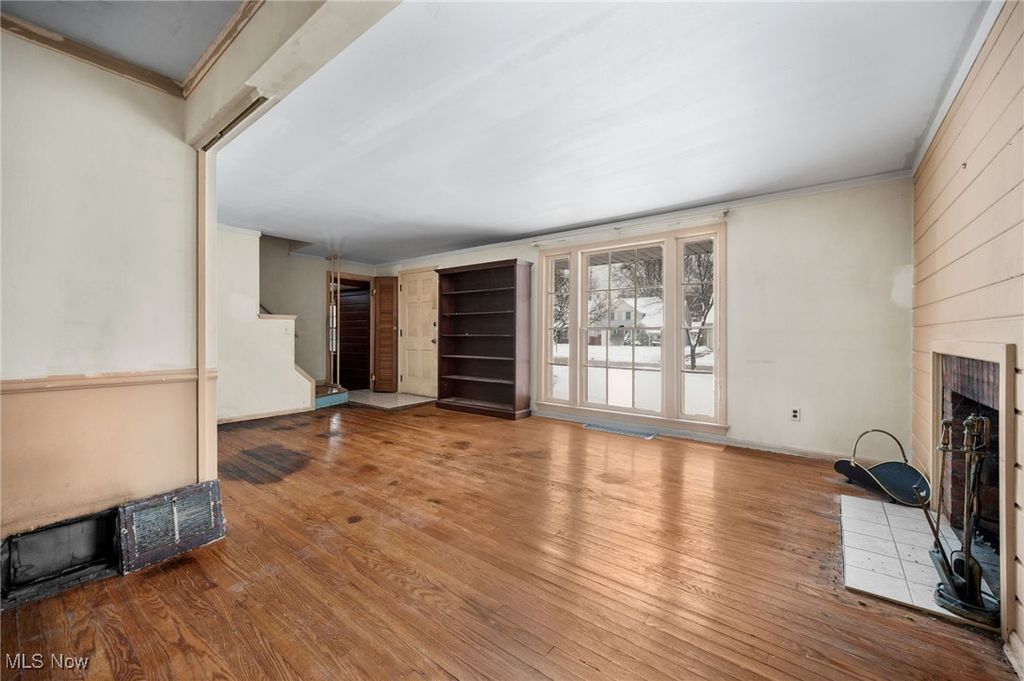 Photo of 20111 Lanbury Avenue, Warrensville Heights, OH 44122 (MLS # 5175536)