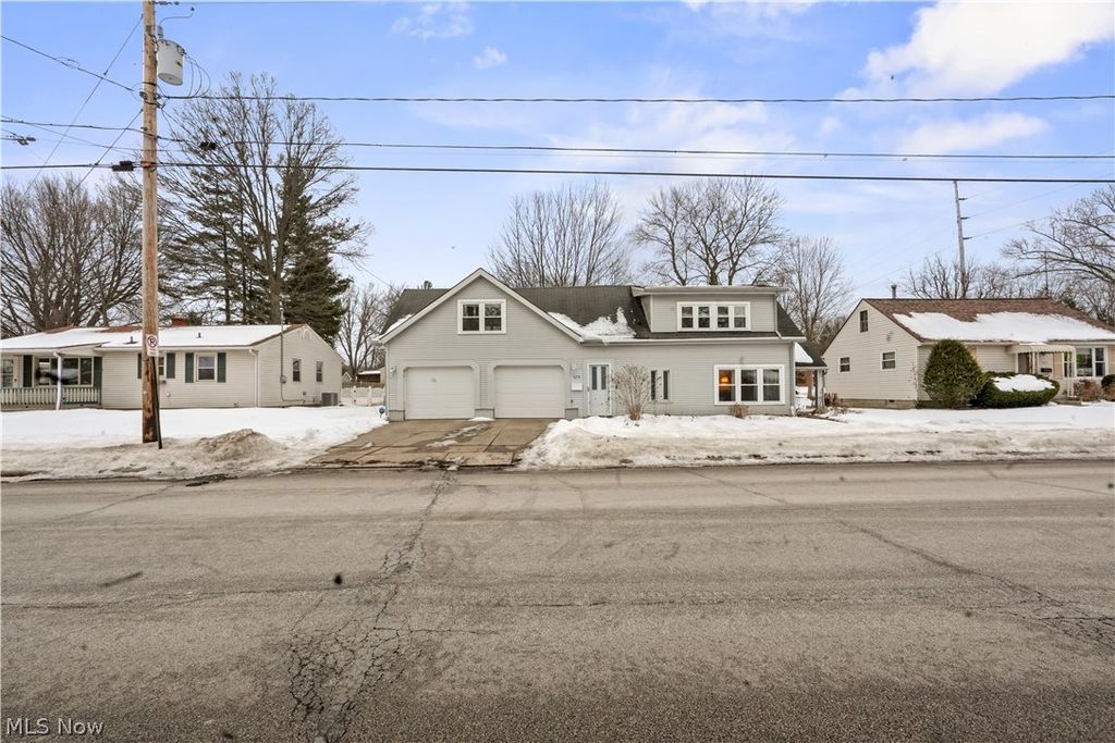 Photo of 579 West Street, Wadsworth, OH 44281 (MLS # 5184974)