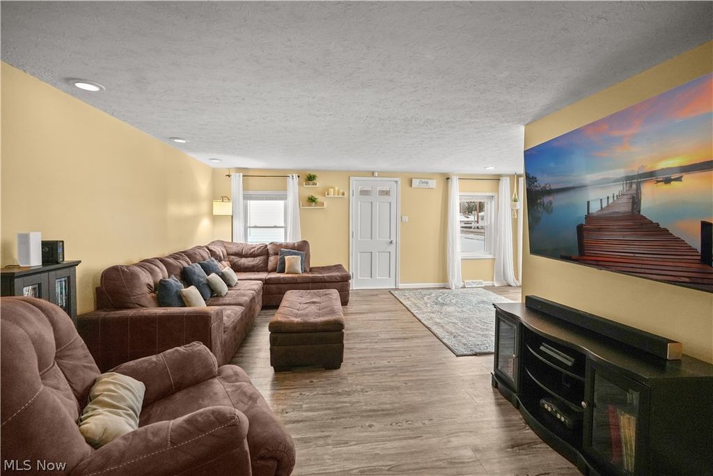 Photo of 579 West Street, Wadsworth, OH 44281 (MLS # 5184974)