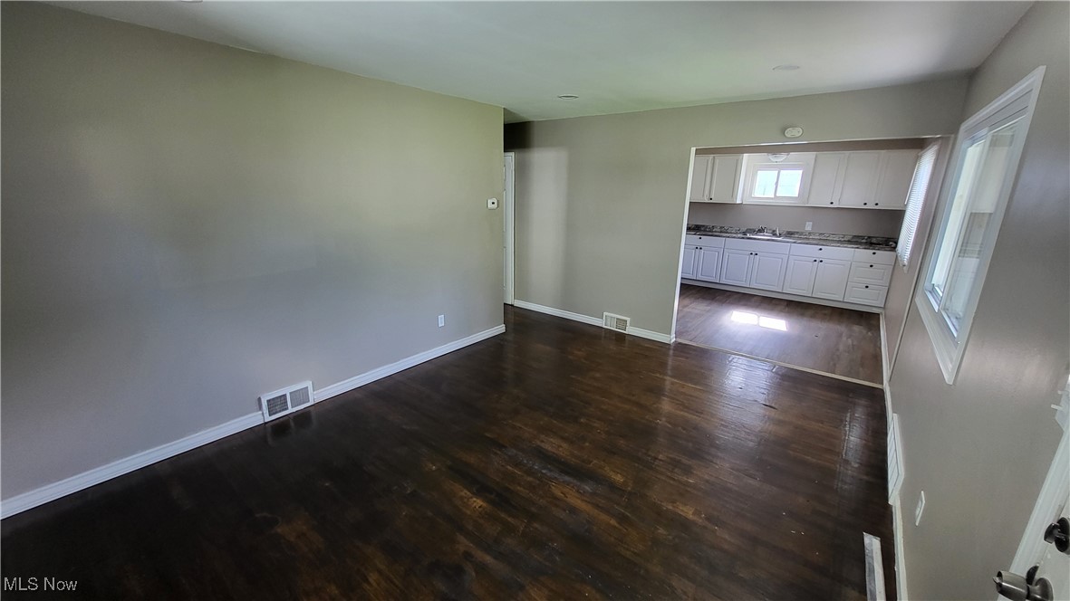 Cleveland, Ohio 44128, United States, 3 Bedrooms Bedrooms, ,1 BathroomBathrooms,Residential,Active,112834