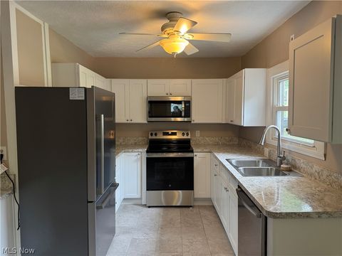 Tiny photo for 6917 Daisy Avenue, Brecksville, OH 44141 (MLS # 5221312)