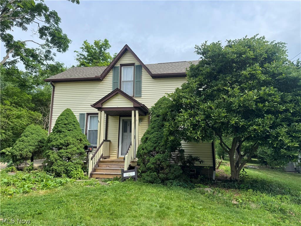 Photo of 6917 Daisy Avenue, Brecksville, OH 44141 (MLS # 5221312)
