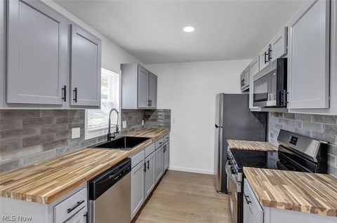 Tiny photo for 67 Pierce Avenue, Cuyahoga Falls, OH 44221 (MLS # 5210429)