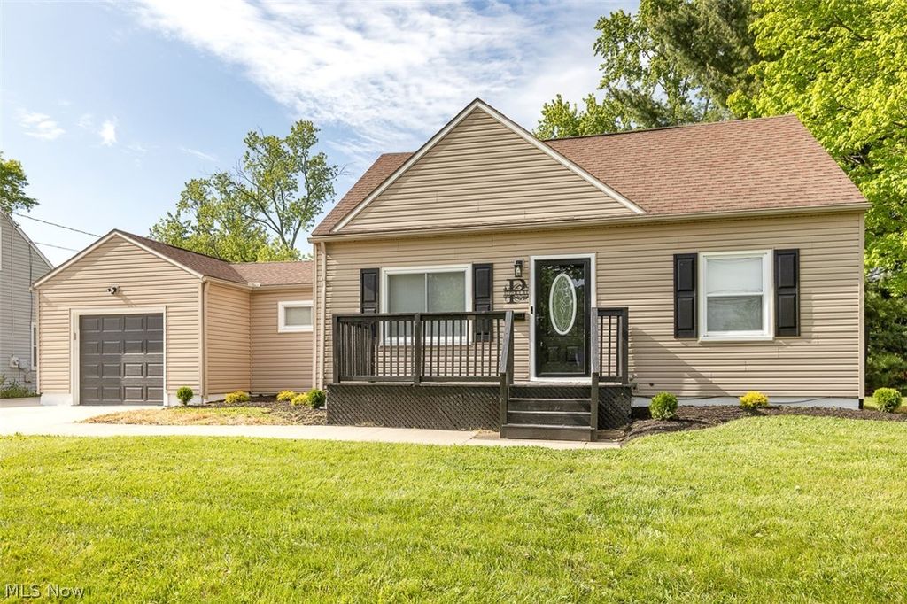 Photo of 67 Pierce Avenue, Cuyahoga Falls, OH 44221 (MLS # 5210429)