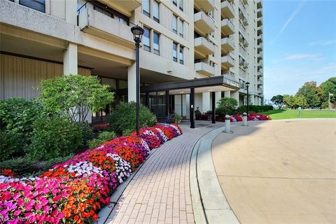 1 Bratenahl Place 1009 Bratenahl OH 44108