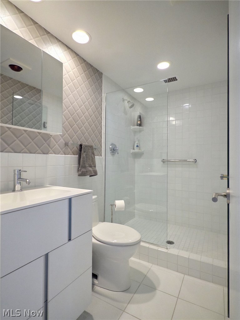 One Bratenahl Place Condo - Residential