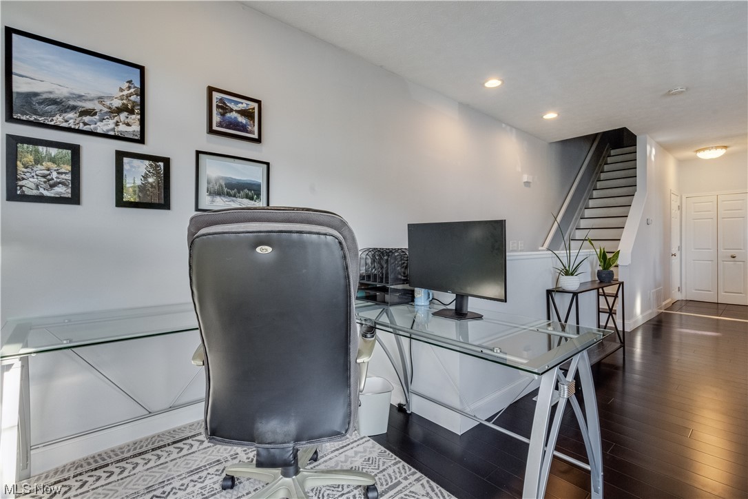 Chapman Grove Village Twnhms Sub Ph 2 - Residential