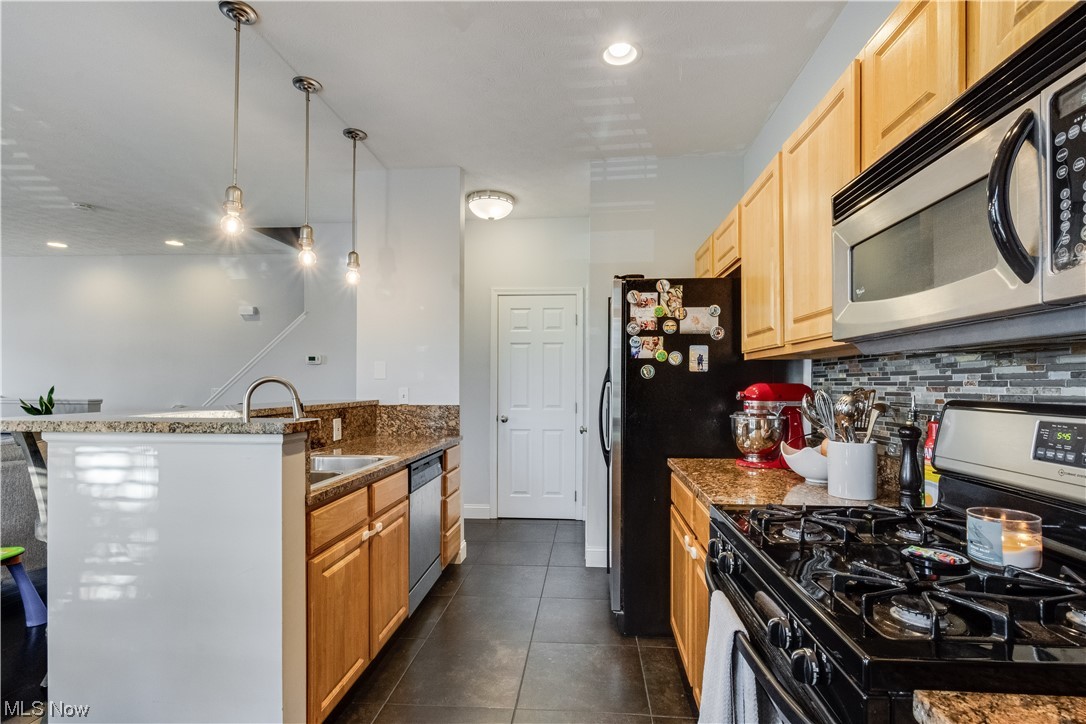 Chapman Grove Village Twnhms Sub Ph 2 - Residential