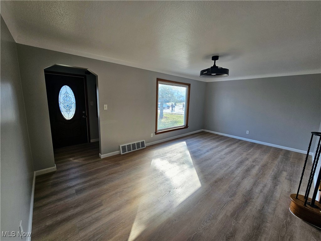 11907 Granger Road, Garfield Heights, Ohio image 3