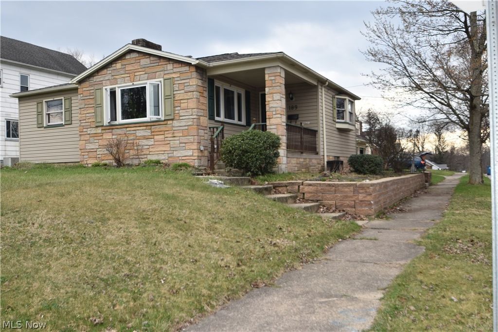 Photo of 189 Center Street, Struthers, OH 44471 (MLS # 5196590)