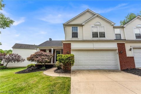 Tiny photo for 467 Canterbury Lane, Northfield, OH 44067 (MLS # 5226942)