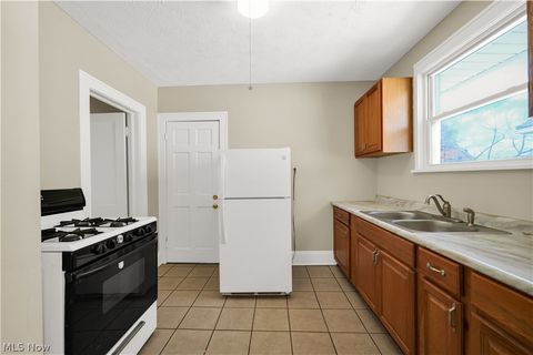 Tiny photo for 3416 W 117th Street #3418/UP, Cleveland, OH 44111 (MLS # 5190586)