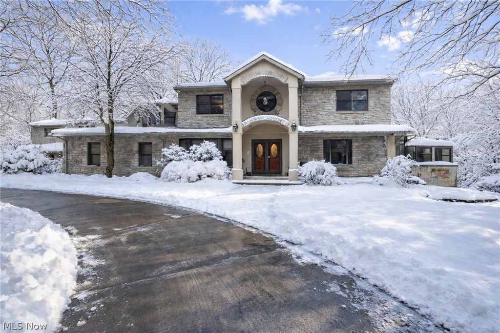 Photo of 400 Garver Road, Mansfield, OH 44903 (MLS # 5185653)