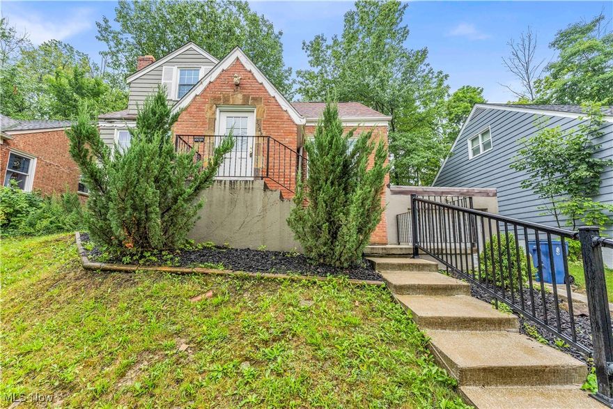 3528 Meadowbrook Blvd, Cleveland Heights - Spacious 4-bed 2-bath single-family home! //

$ 1925 rent / $ 1925 deposit //
$55 application fee per adult //
1-2 pets OK in this unit. After application pre-approval, a PetScreening is required for any animals to proceed with one of our properties; a PetScreening affidavit is still required if you have no pets. (Some breed restrictions apply per HUD guidelines). //
NO SMOKING //
1 time $199 non-refundable set up fee paid at lease signing //

$35/month required resident benefit package; can include personal property/liability insurance for an additional $10/month for $45/month total. //

After application Pre-Approval 1 applicant per household application is required to fill out a PetScreening application, before being about to proceed with placing a Reservation Fee for one of our properties. You will receive a pre-approval for your application and in order to proceed, the PetScreening is required. Even if you have NO pets - this application must be filled out. One time, non-refundable pet fee of $250-600 per animal applies to all pets & must be paid before or when you pay your first month rent. (No fee for qualified assistance animals). //

Our application is processed through secure site: Findigs, and they require ID and income verification. Without this, your application will not be processed. They offer 24/7 chat support on their application directly if you have any questions. //

BEDROOMS:4 //
BATHROOMS:2 //
APPLIANCES PROVIDED: Fridge, stove, and dishwasher //
UTILITIES / RESIDENT RESPONSIBILITY: Residents are responsible for all utilities including: water/sewer/trash, gas & electric and are responsible to maintain lawn care maintenance & snow removal. //

Serious inquiries only.