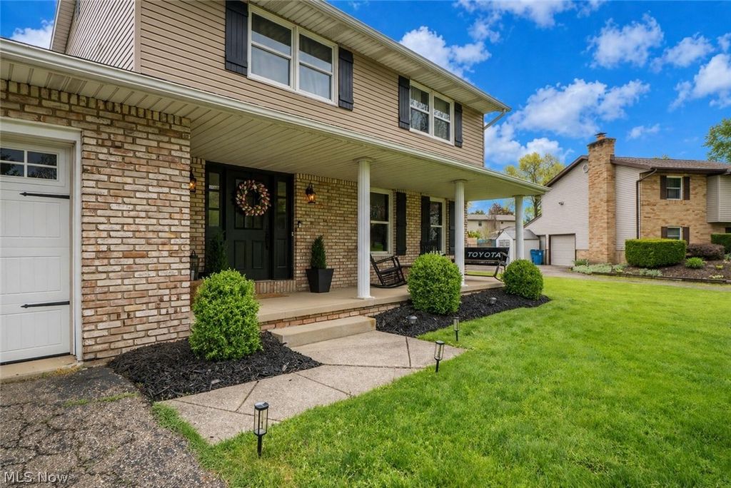 Photo of 12208 Yuma Circle NW, Uniontown, OH 44685 (MLS # 5205308)