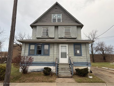 7611 Marble Avenue Cleveland OH 44105