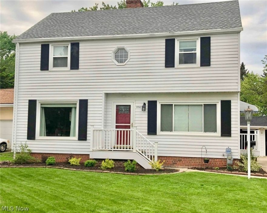 Lakefront living at it’s finest on desirable Twin Lakes Dr! Rare opportunity to own this pristine and immaculate 3 bedroom Colonial home with over 1800 square feet. This home could be featured in a home magazine or HGTV! Full kitchen remodel with new white cabinets and soft close, stainless steel appliances and granite countertops. Totally remodeled Full Bathroom with white cabinets and double sinks along with a tiled shower/bathtub combo. Open floor plan in Kitchen, Eating Area and Family Room. Gorgeous Large sliding doors overlooking the spacious backyard and lake views. Large Living Room with Fireplace and formal Dining Room. The upstairs features a large Master Bedroom along with 2 additional Bedrooms, a lounging nook and an oversized Full Bathroom. Finished lower level for additional living space. All freshly painted in today's hot colors - nothing to do but move in and enjoy! Oversized Patio and lower lake patio with built-in firepit. Newer Roof and Newer Windows! 2 Car Garage an