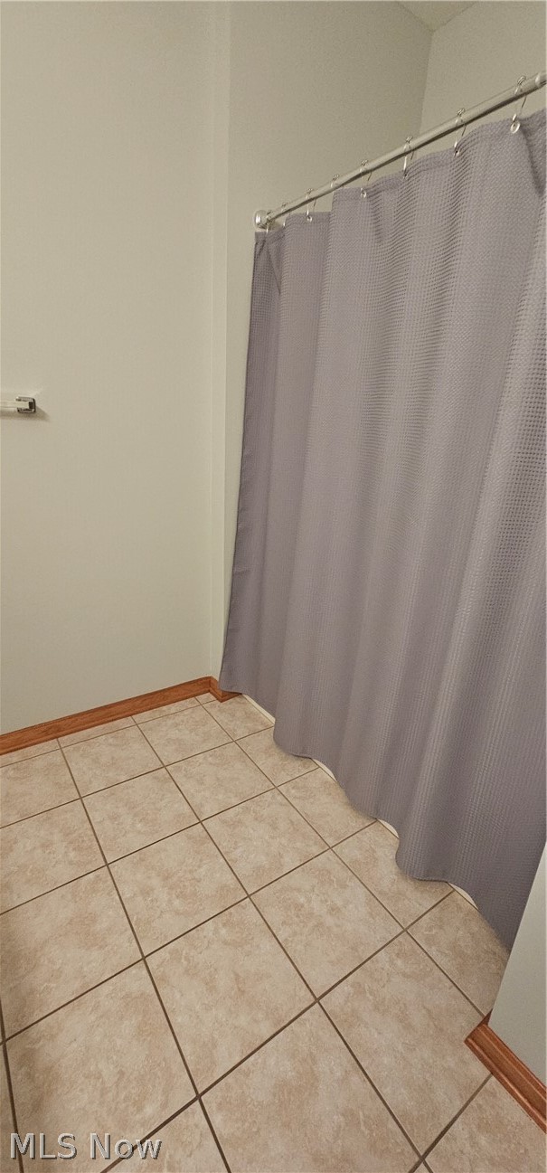 Commons/Falls Condo Ph 07 - Residential