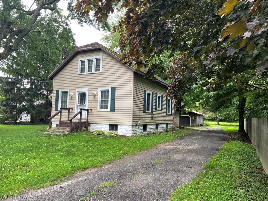 ONLINE COURT ORDERED SALE - 2-4 Bed, 1 Bath Home with Detached Garage on 1.67 Acres 
6989 Reed Rd. Conneaut, OH 44030 
Ashtabula County 2021CV00522  
Parcel 28-010-00-023-00 
No Set Minimum Opening Bid!
(Property Appraised for $90,000) 
Village of North Kingsville, County of Ashtabula
Preview: Preview: Tuesday, September 27, 12-1 PM 
Final Bidding & Closing: September 27, 4 PM EST 
TERMS: ONLINE ONLY; 10% Buyer’s Fee Added (Minimum $1,000); $5,000 Deposit Plus 10% of Buyer’s Fee; Purchaser shall be responsible for those costs, allowances, and taxes that the proceeds of the sale are insufficient to cover. A complete copy of the legal descriptions can be reviewed at brokers website - Note Information from Auditor's Website differs from physical inspection and some information is​​‌​​​​‌​‌​​​‌‌​​​‌‌‌​​‌​​‌‌​​​​ assumed