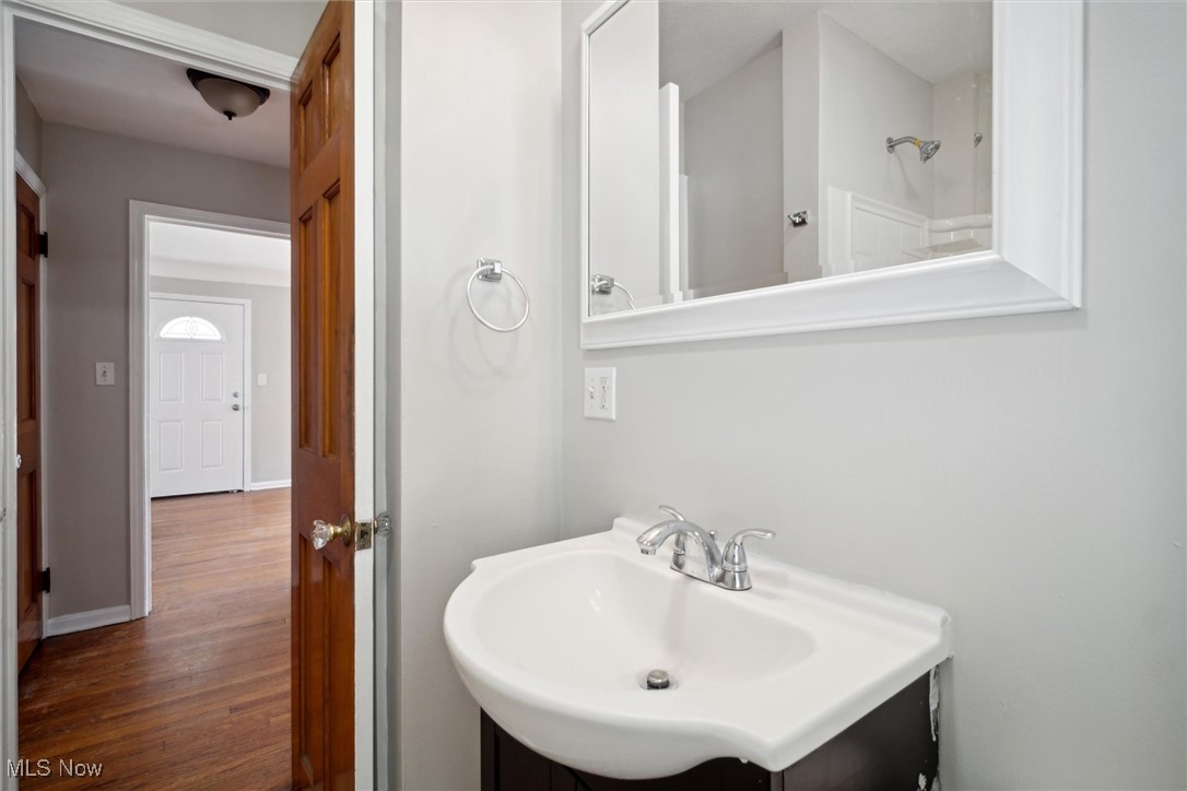 M J Mixs - Residential Lease