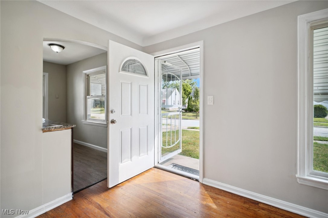 M J Mixs - Residential Lease