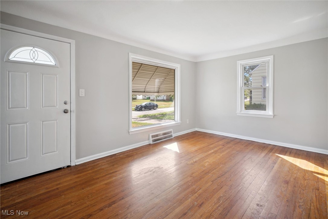 M J Mixs - Residential Lease