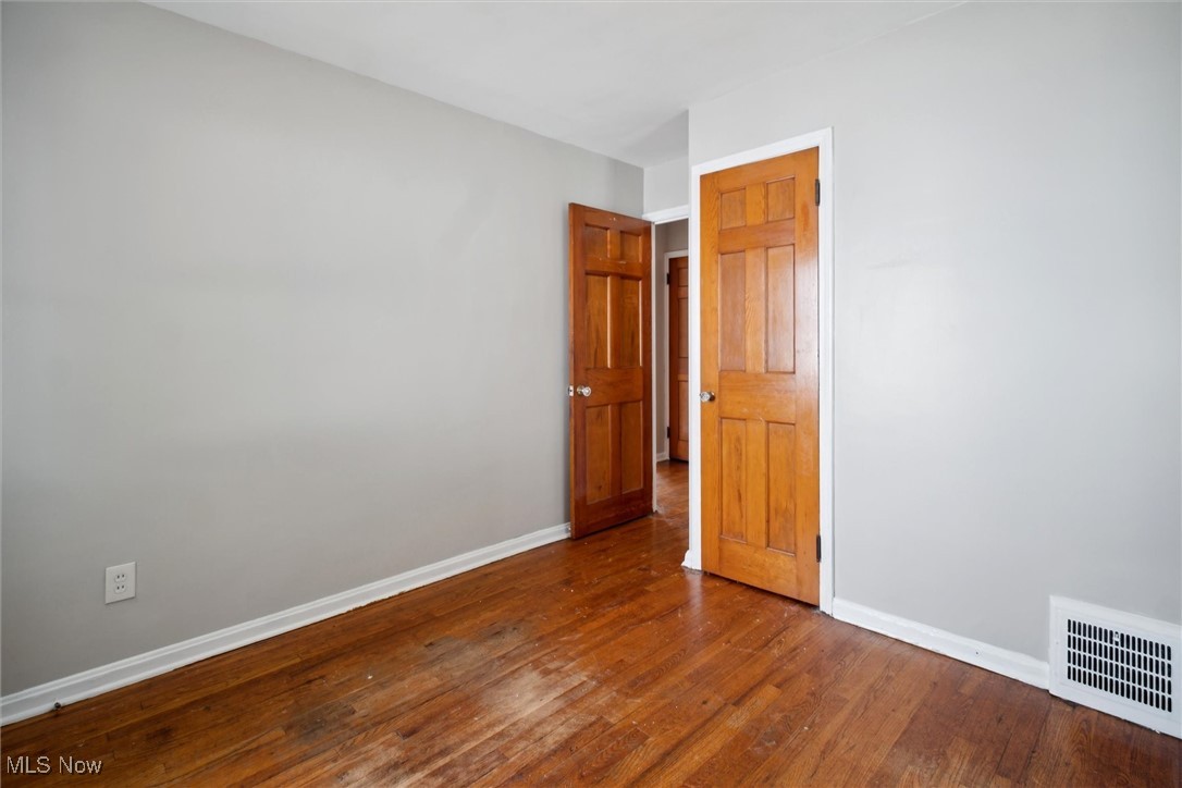 M J Mixs - Residential Lease