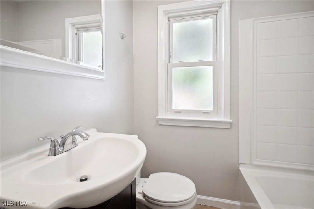 M J Mixs - Residential Lease