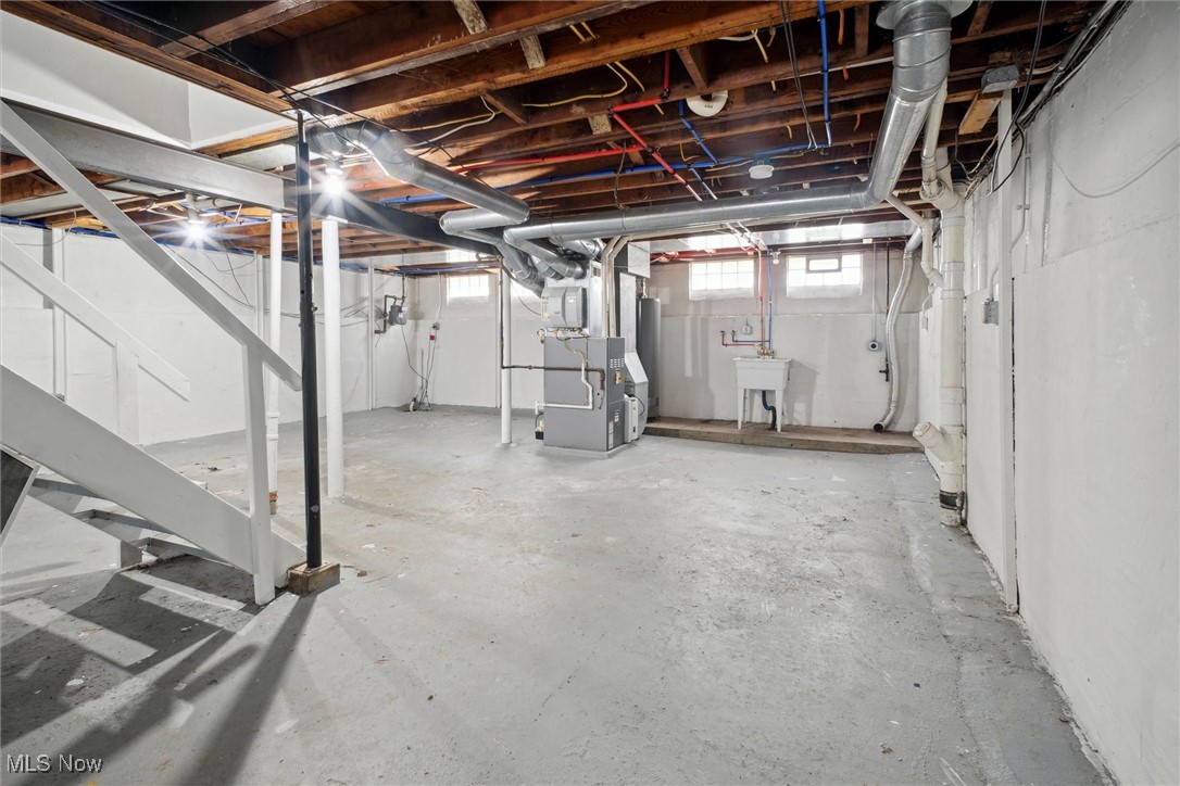 M J Mixs - Residential Lease