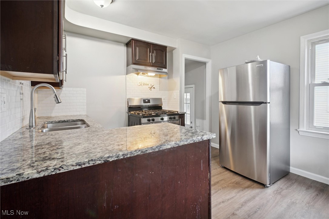 M J Mixs - Residential Lease