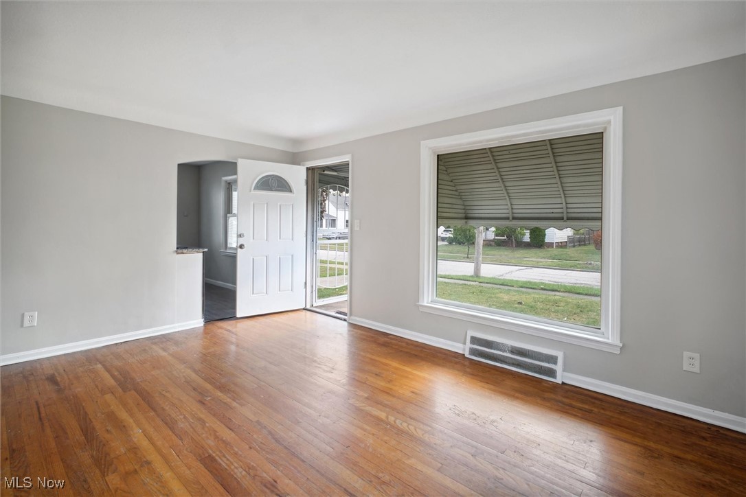 M J Mixs - Residential Lease