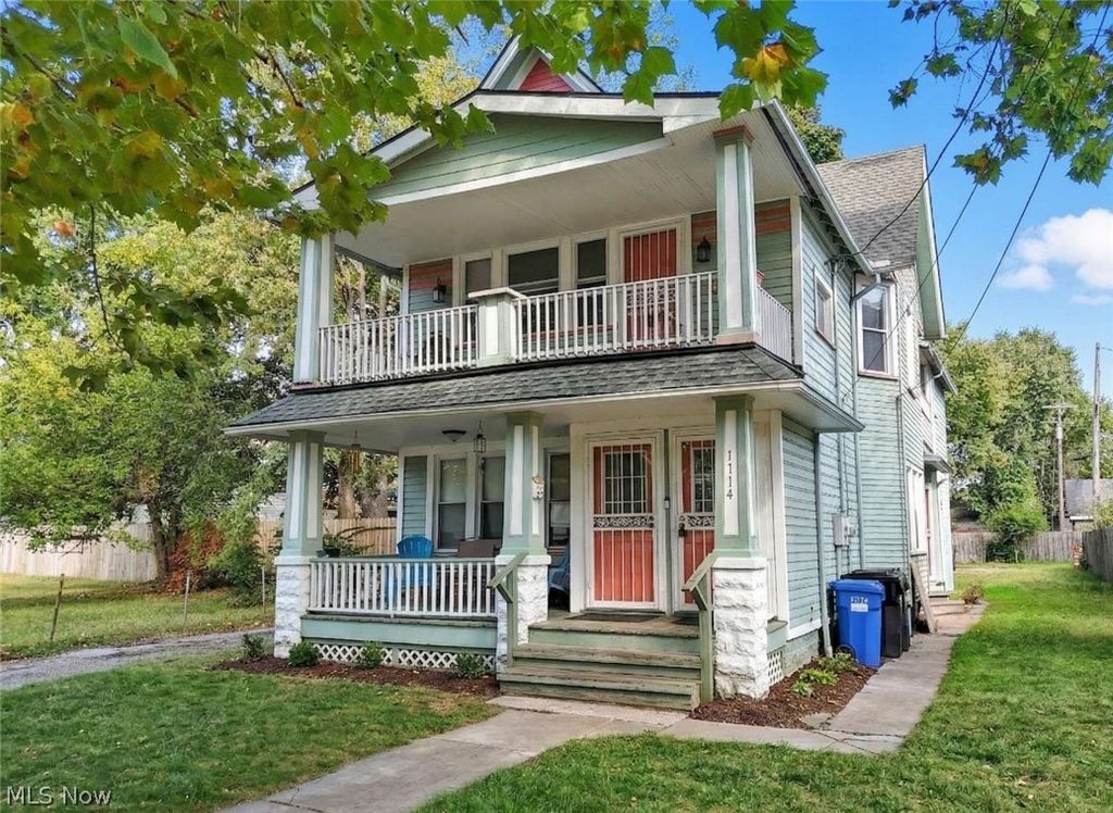 Photo of 1714 Castle Avenue, Cleveland, OH 44113 (MLS # 5199043)