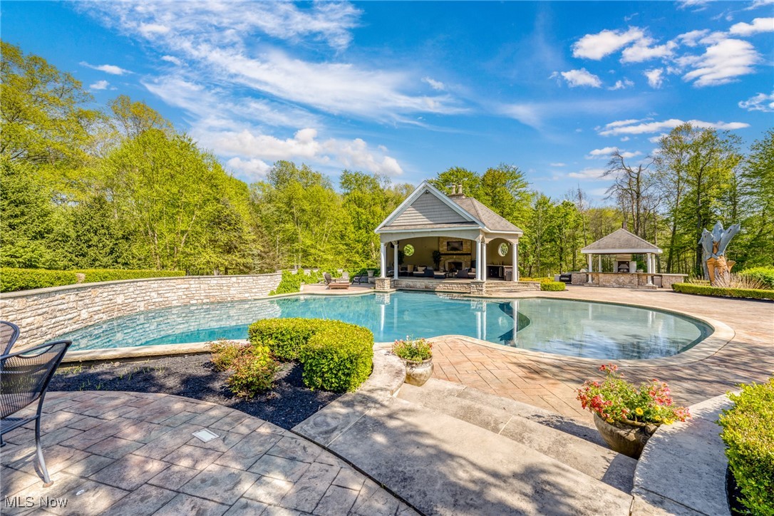 915 Creek View Drive