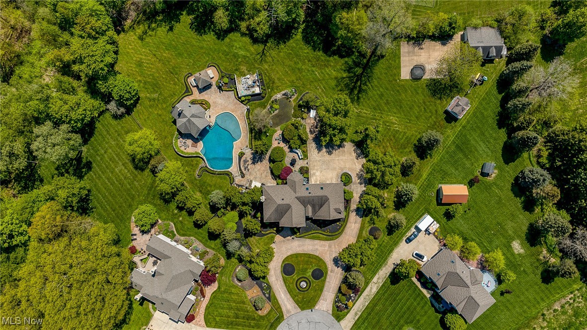 915 Creek View Drive