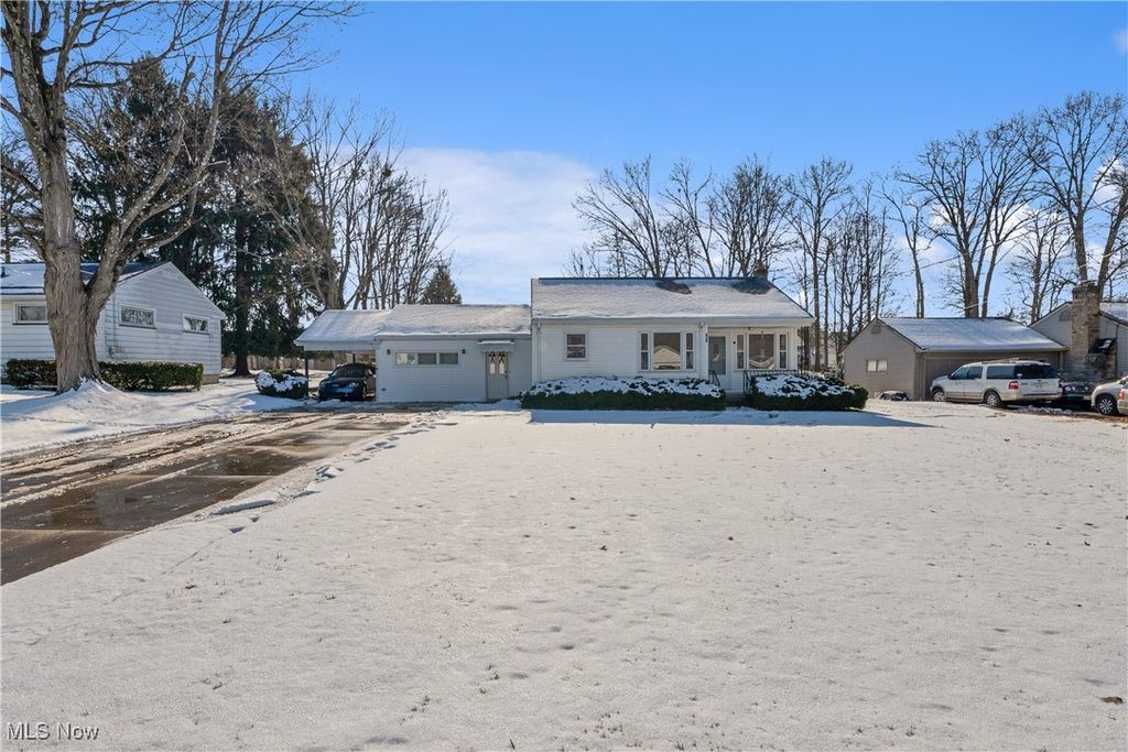 Photo of 125 Island Drive, Poland, OH 44514 (MLS # 5177244)