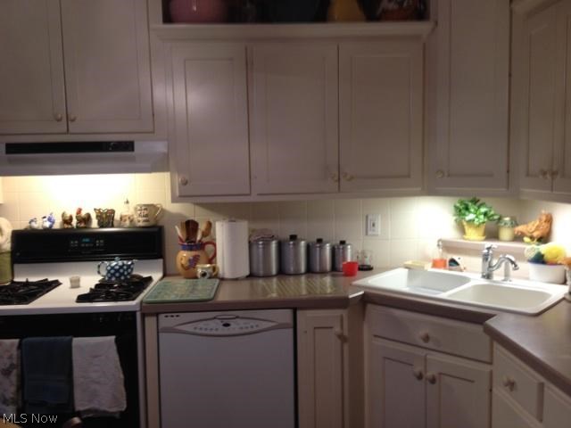 Hugh & Gladys Gibsons Allotme - Residential