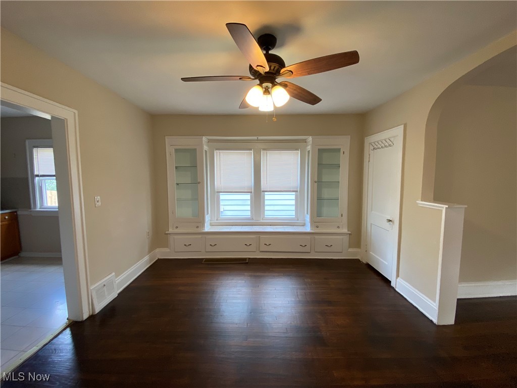 E R Cowins West 95th Street S - Residential Lease