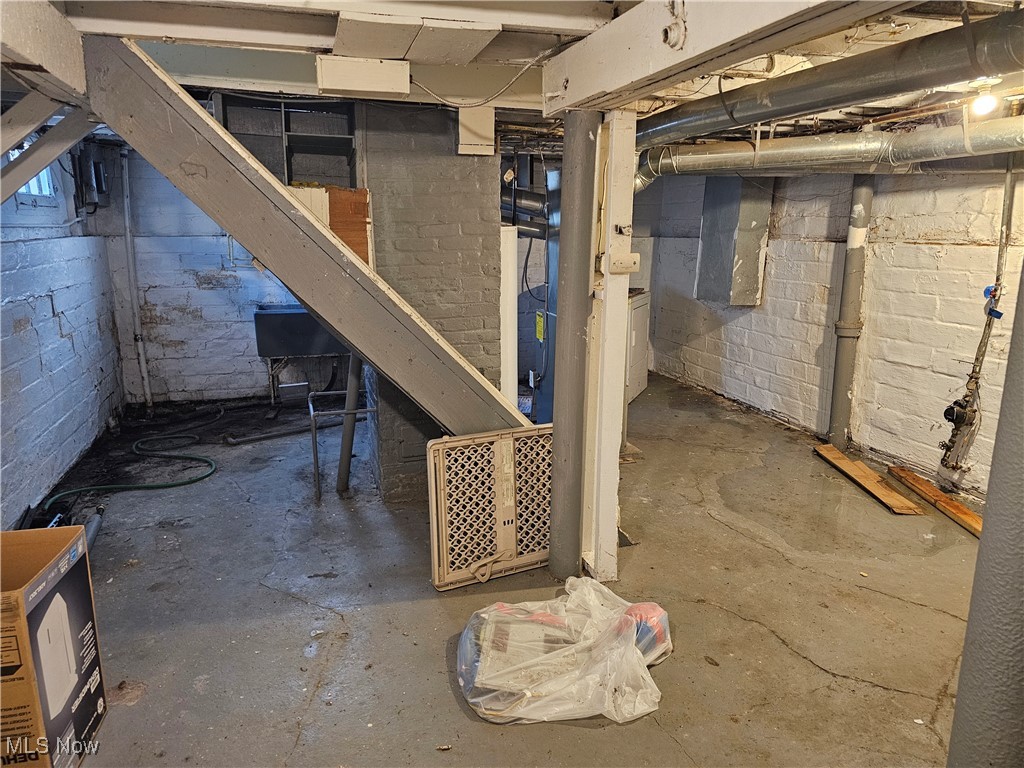 1388 Penhurst Road, Cleveland, Ohio image 27