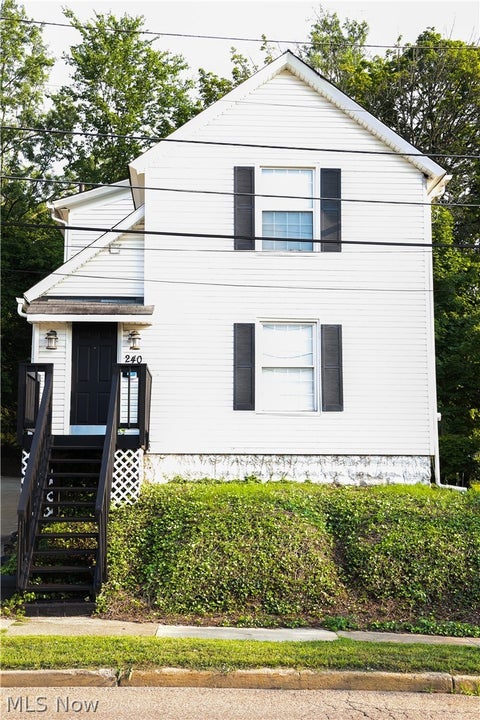 Homes For Rent - 240 E Miller Avenue<br/> Akron, OH 44301