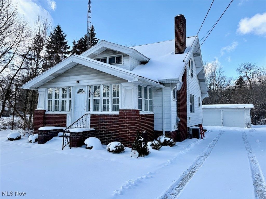 Photo of 910 S Broadway, Geneva, OH 44041 (MLS # 5182615)