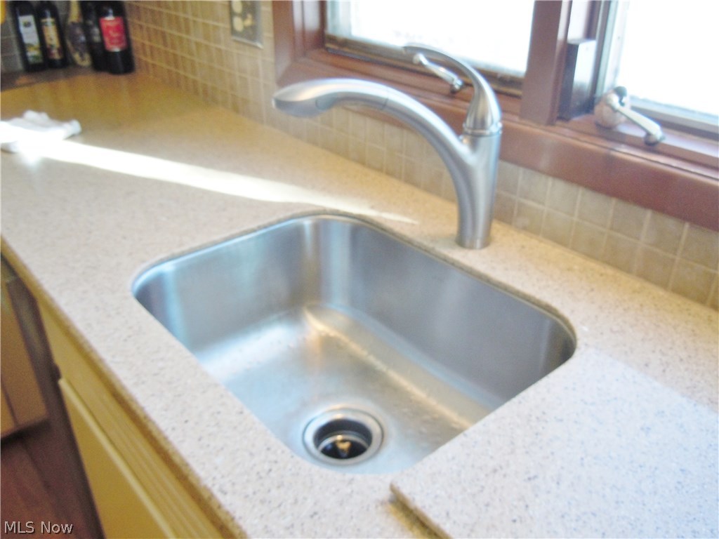 Victor Piccolis Courtland Ova - Residential