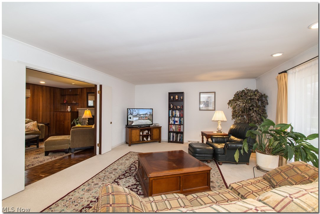 Victor Piccolis Courtland Ova - Residential