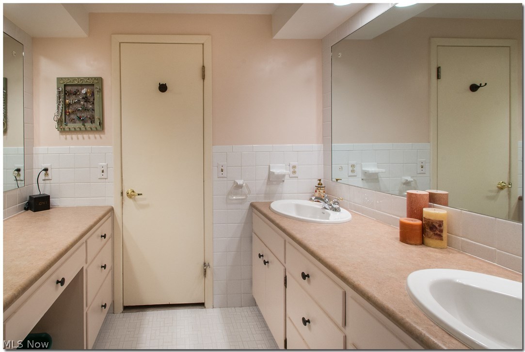 Victor Piccolis Courtland Ova - Residential