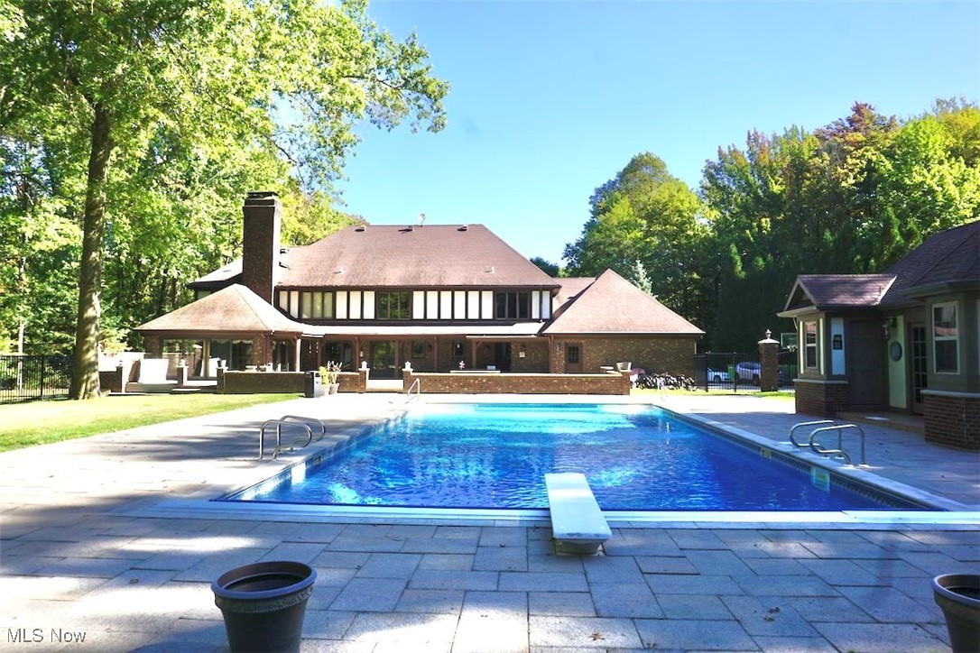 Suffolk County Estates 02 - Residential